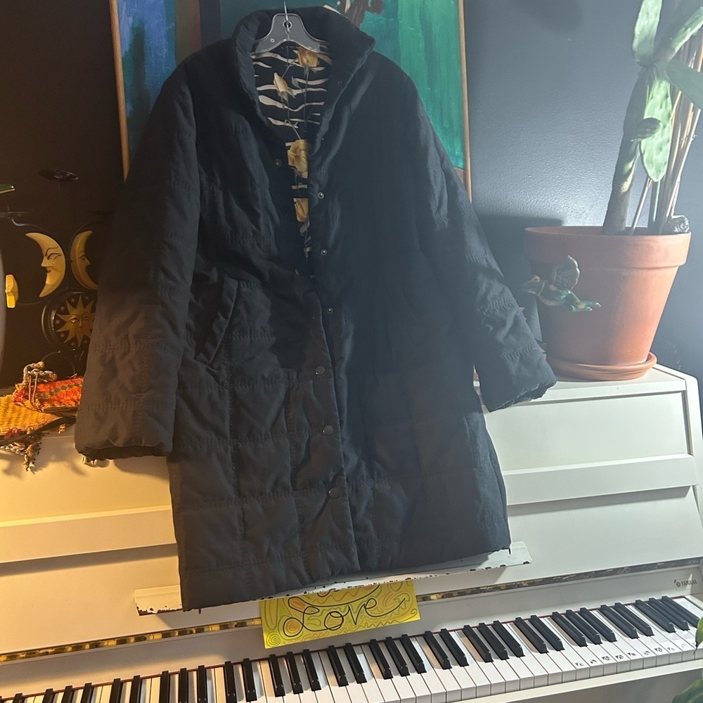 CORTE DEI GONZAGA Women's Black Quilted Long Coat - Classic Winter Jacket - Picture 10 of 12